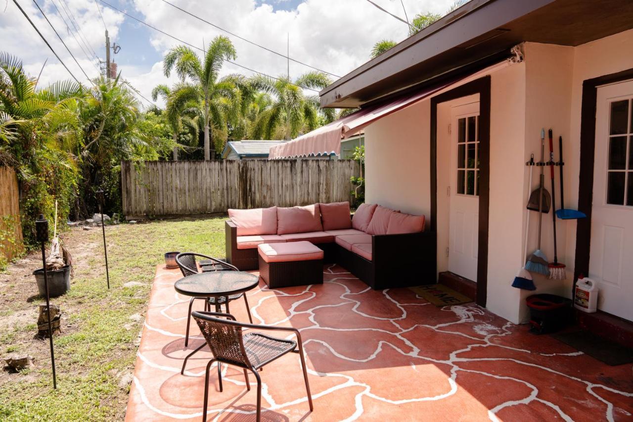 Light & Cozy House In Pompano Beach - Bbq, Patio, Parking Exterior photo