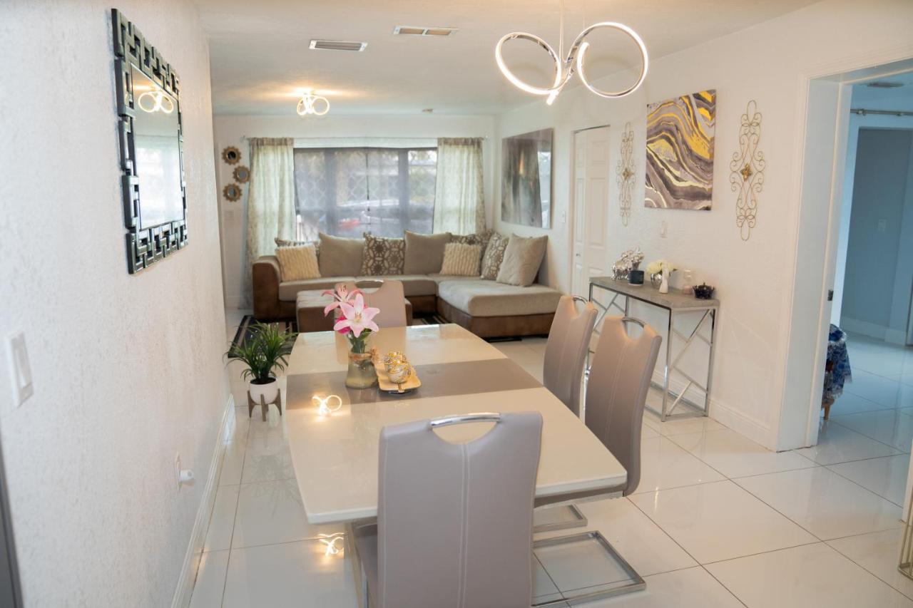 Light & Cozy House In Pompano Beach - Bbq, Patio, Parking Exterior photo
