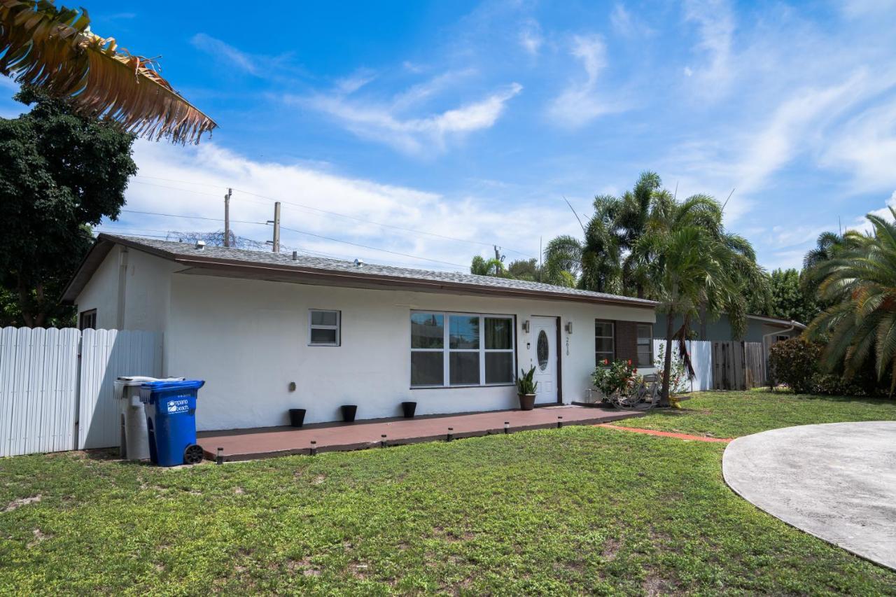 Light & Cozy House In Pompano Beach - Bbq, Patio, Parking Exterior photo